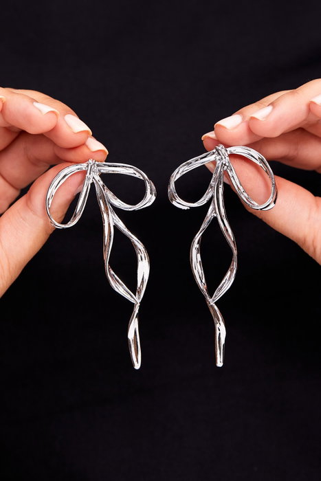 Heliophilia Silver Pendientes de Metal Plata con Cierre de Gancho Heliophilia Silver Pendientes de Metal Plata con Cierre de Gancho